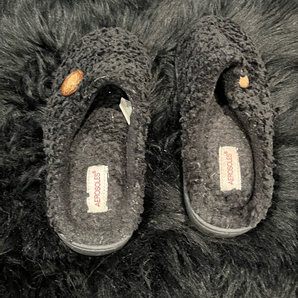 AEROSOLES Black Plush Slip-On House Shoes Women’s 7.5 - Picture 5 of 5